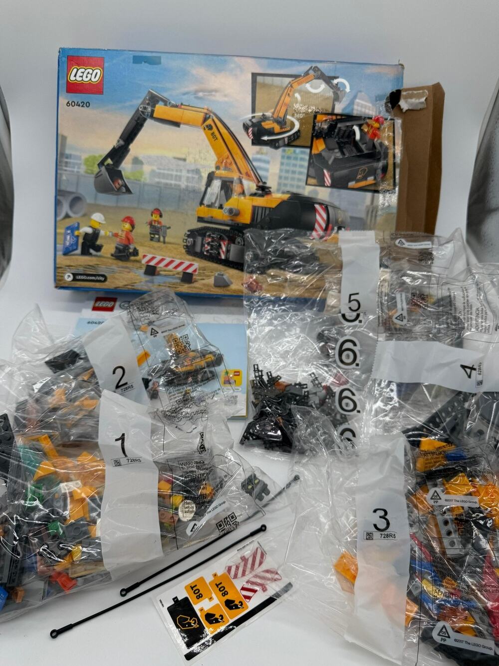 LEGO City 60420 Construction Excavator Set 633 Pcs 8+ Complete Open Box Toy